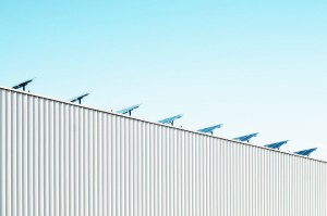 Paneles solares en tejados de edificios